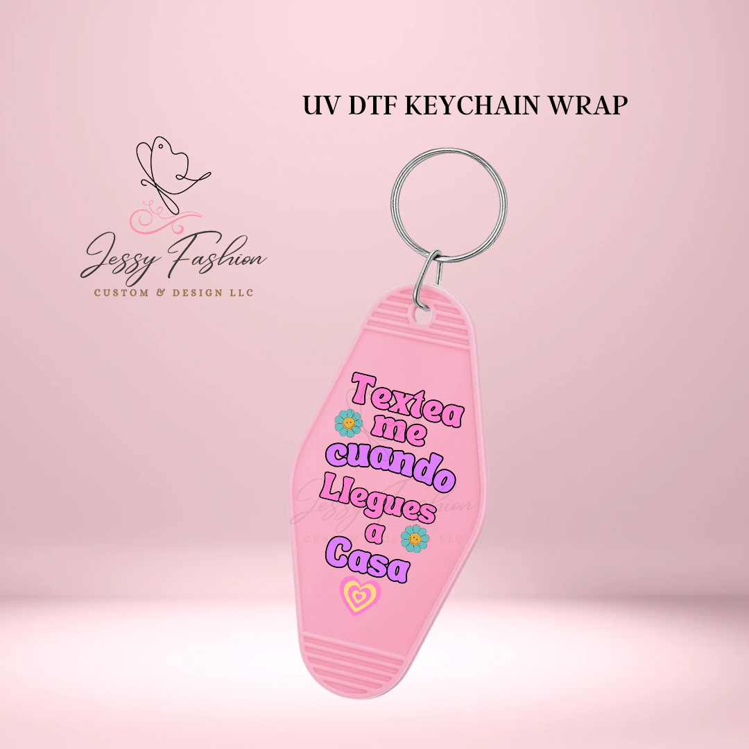 Texteame cuando llegues a casa pink Keychain Decal