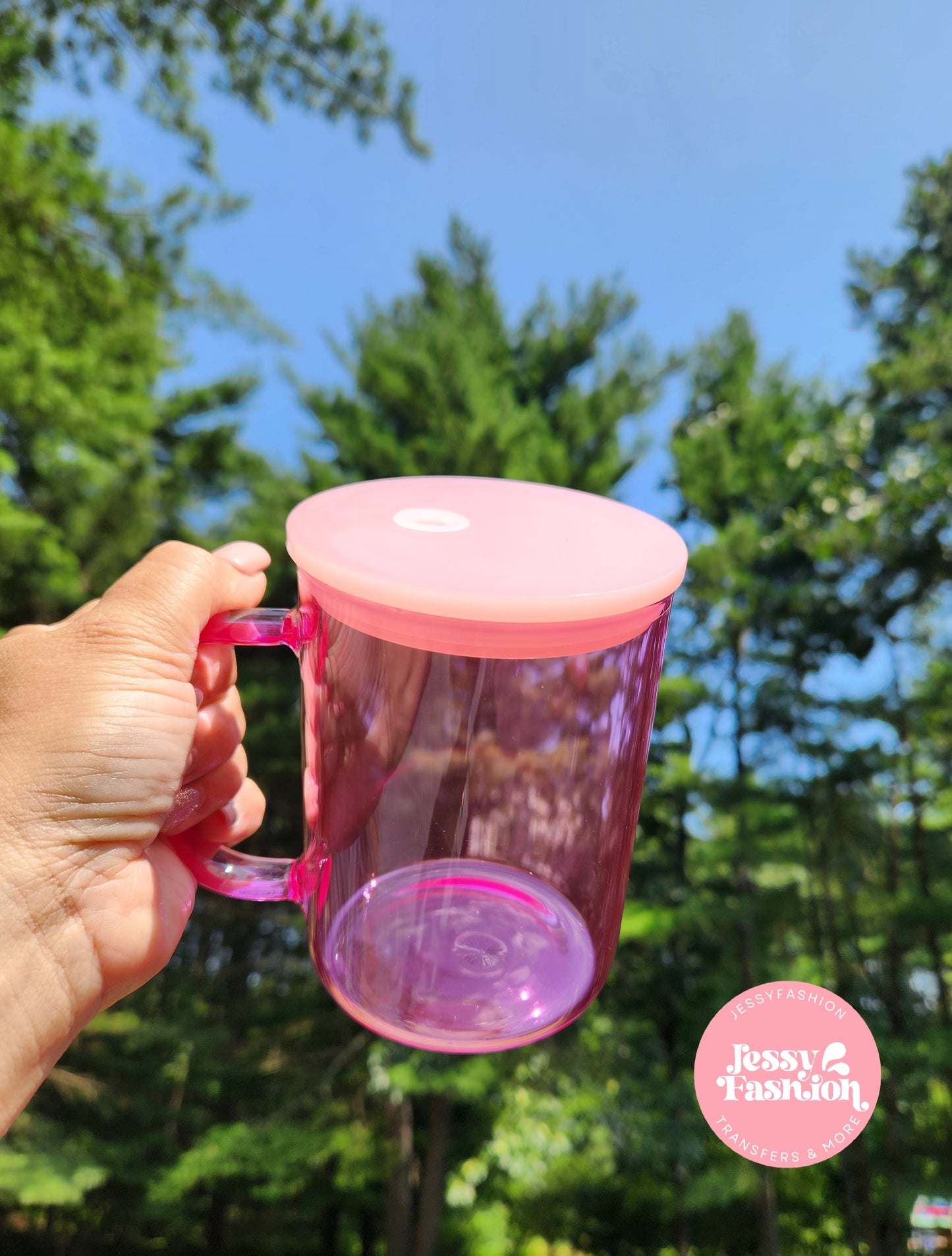 Colored glass mug with plastic lid