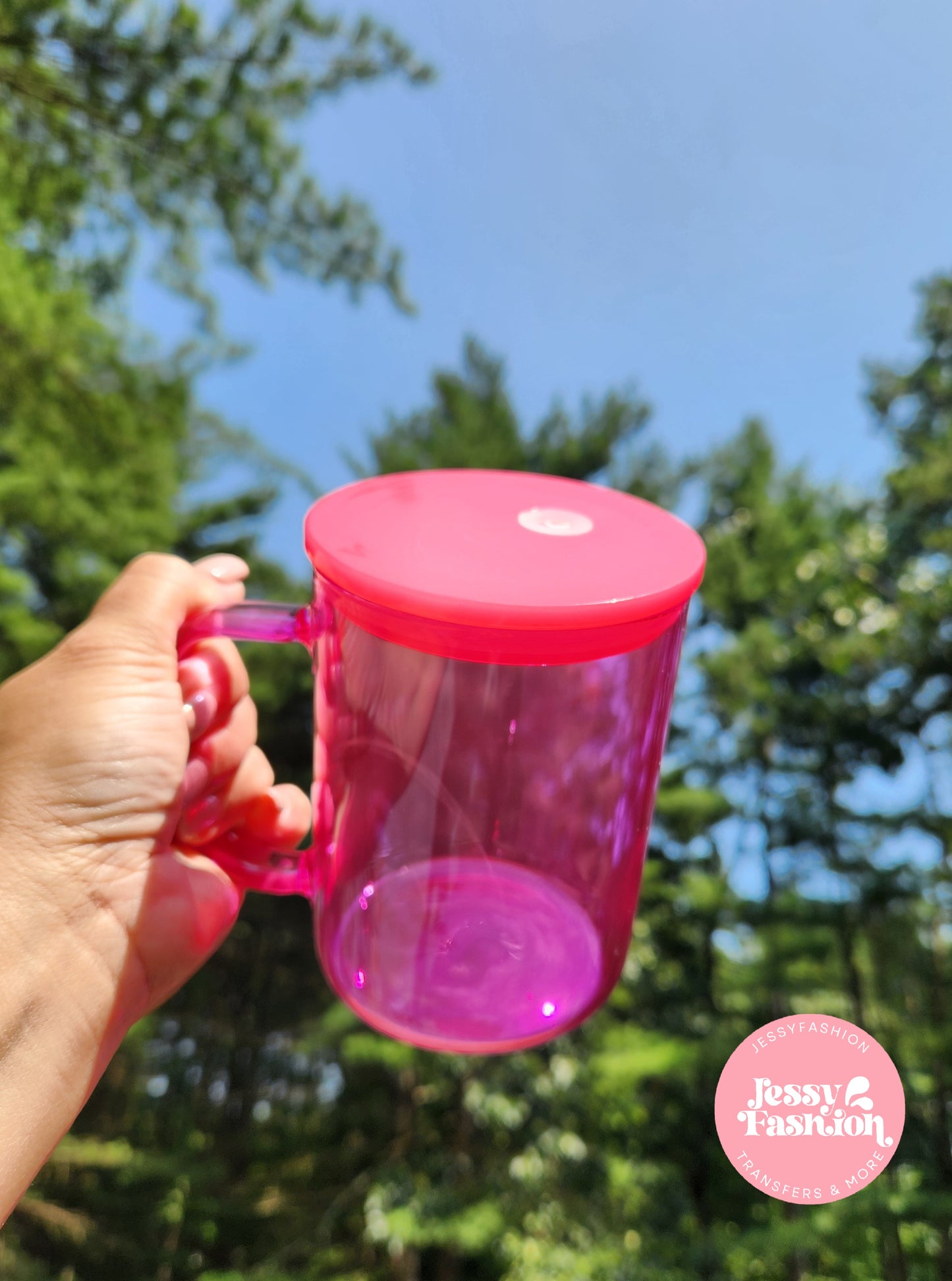 Colored glass mug with plastic lid