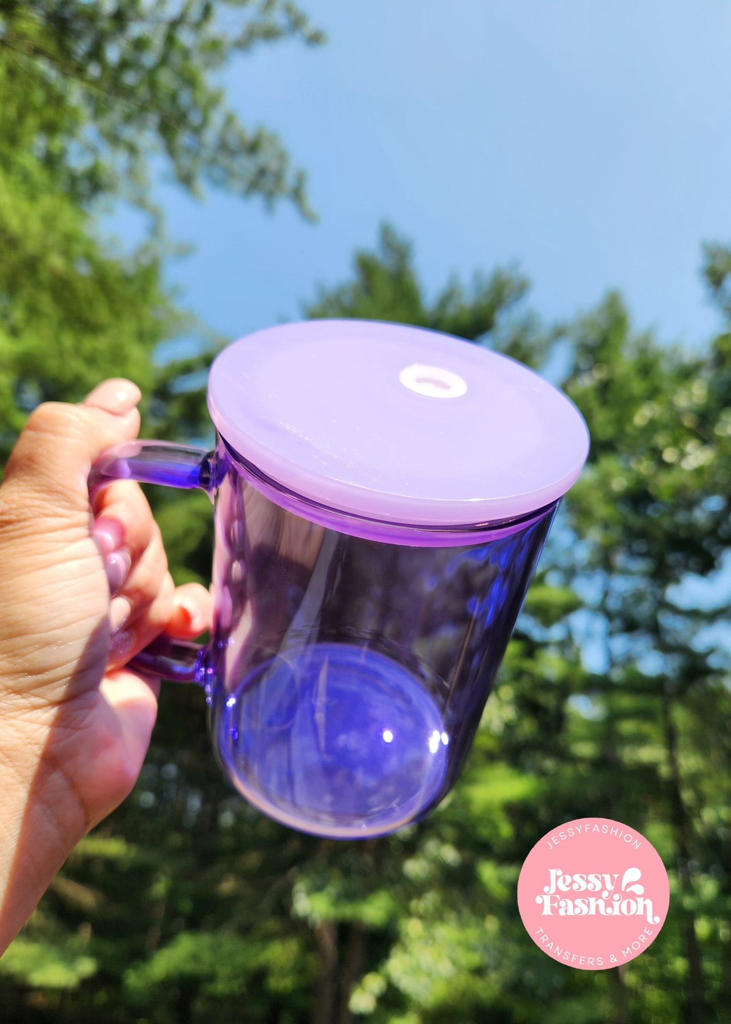 Colored glass mug with plastic lid