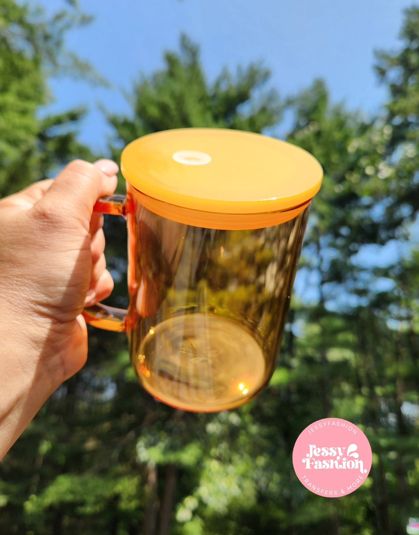 Colored glass mug with plastic lid