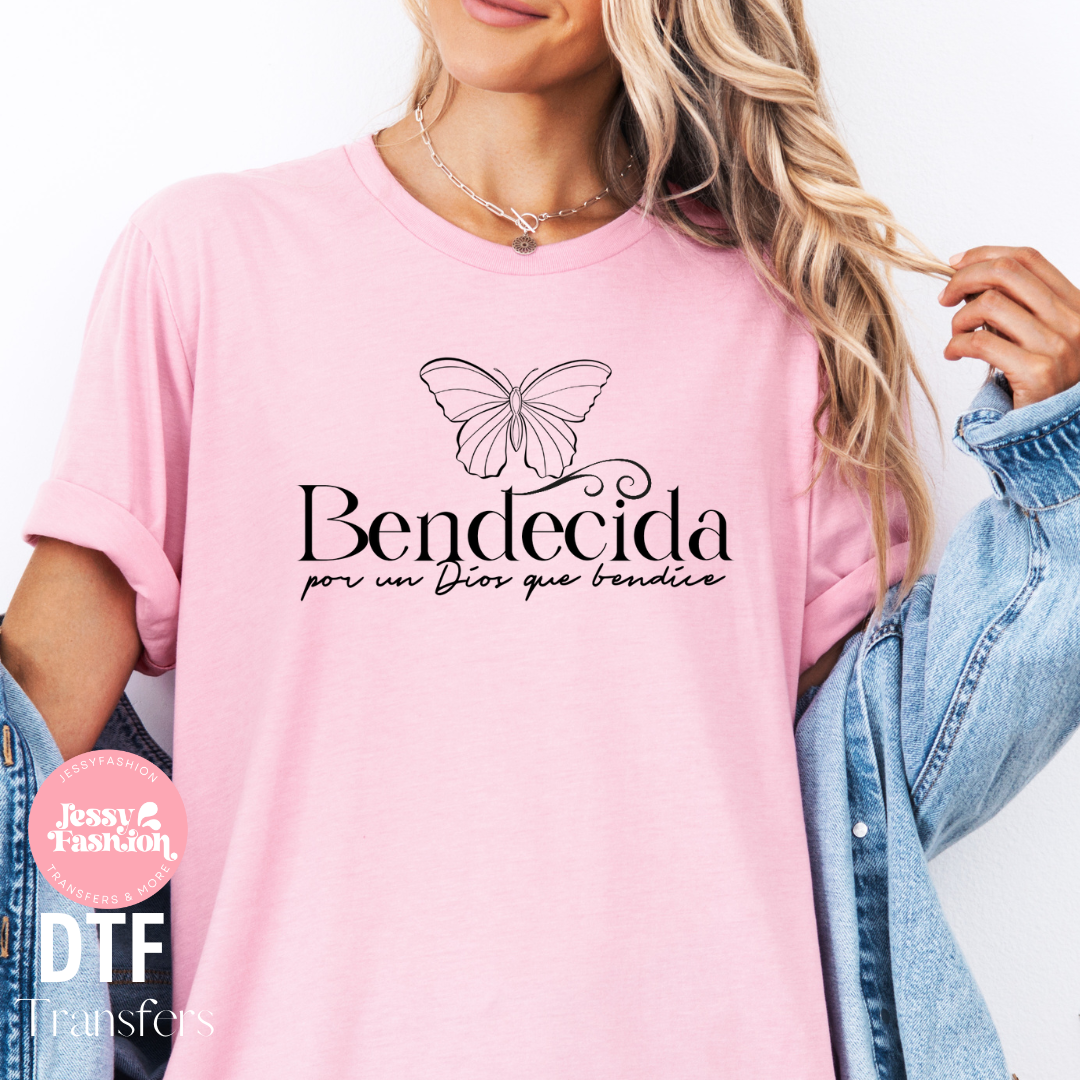 Bendecida por un Dios que bendice DTF Shirt Transfer